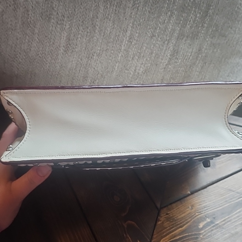 Coach Swagger Chain Crossbody - Picture 9 of 9